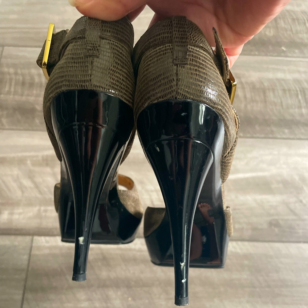 Michael Kors snake skin platform heels size 7.5 M - Picture 6 of 6